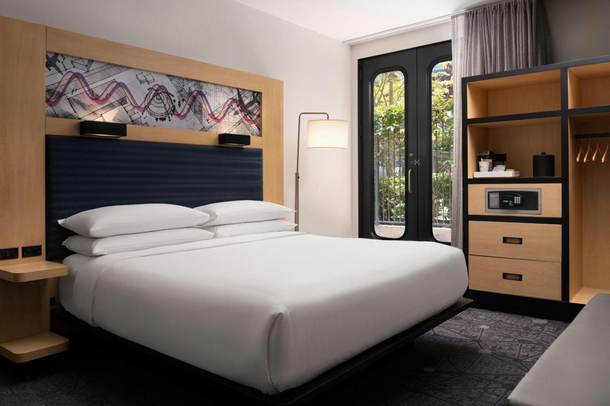 Aloft - Angeles Airport Hotel 3*